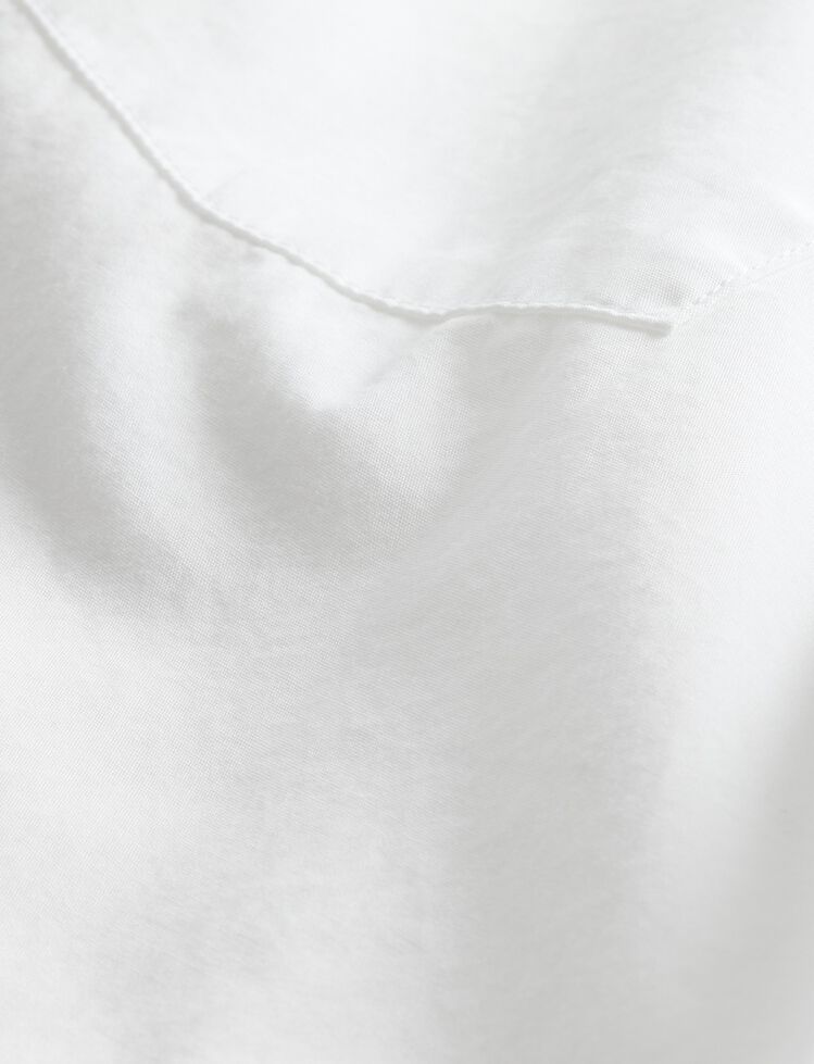 قميص كلاسيكي من بوبلين القطن العضوي gap قميص كلاسيكي من بوبلين القطن العضوي