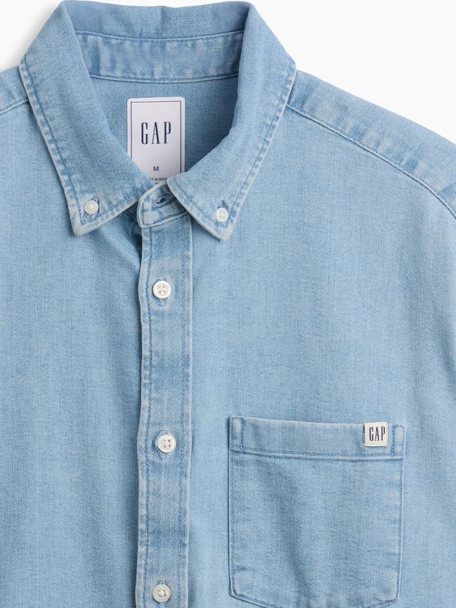 قميص دينيم مريح gap قميص دينيم مريح