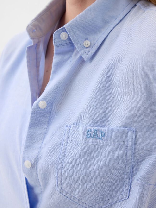 قميص أكسفورد بشعار Gap قميص أكسفورد بشعار gap
