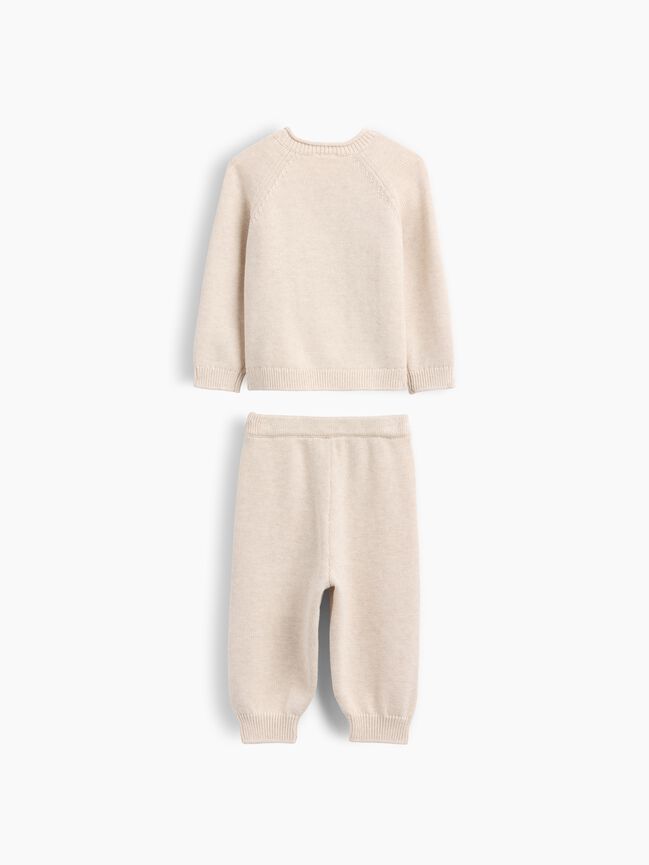 طقم ملابس gap طقم ملابس