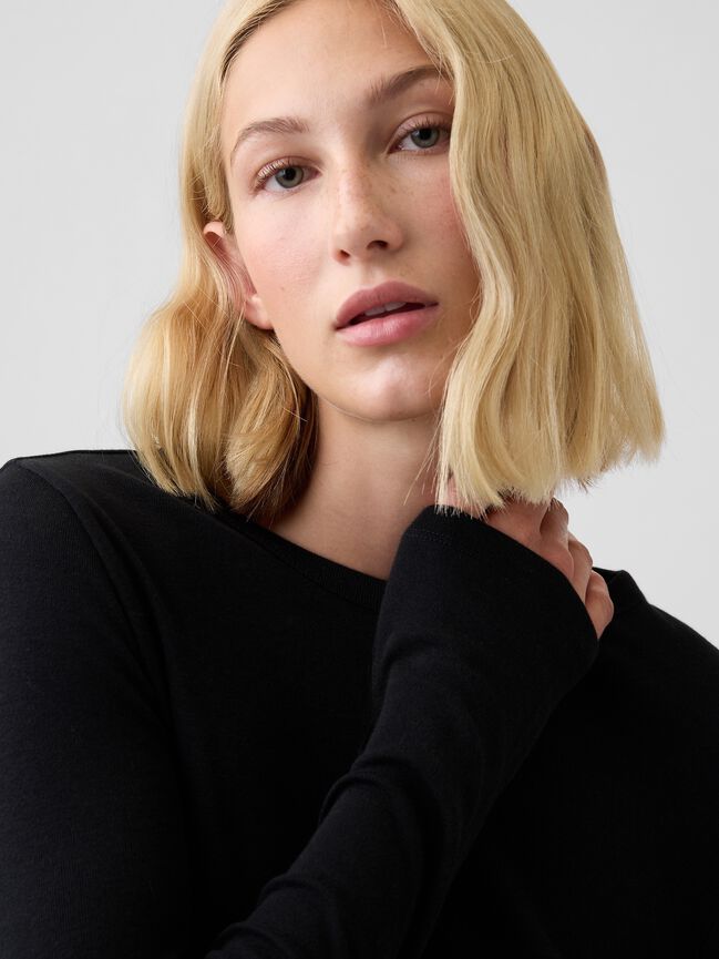 تي شيرت ياقة سبعة gap تي شيرت ياقة سبعة