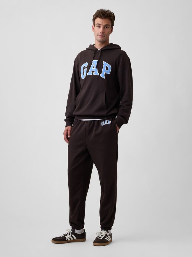بنطلون جوجر مريح بشعار Gap بنطلون جوجر مريح بشعار gap