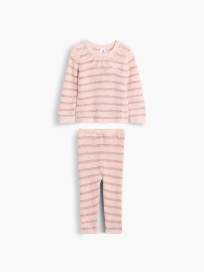 طقم ملابس gap طقم ملابس