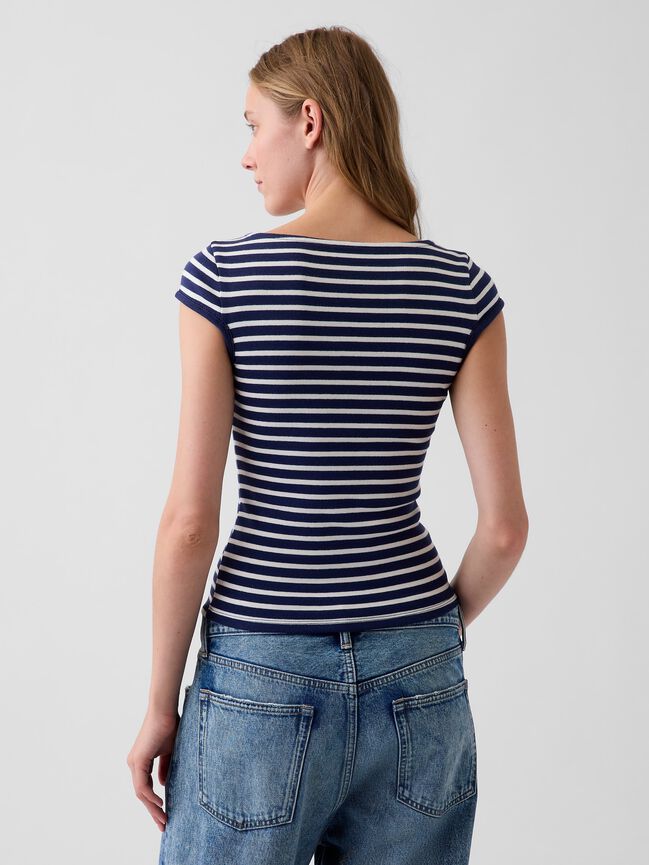 تي شيرت ياقة مدورة gap تي شيرت ياقة مدورة
